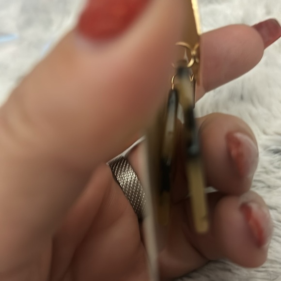 NWT Geometric, tortoiseshell, dangle earrings resin lightweight - Picture 5 of 5